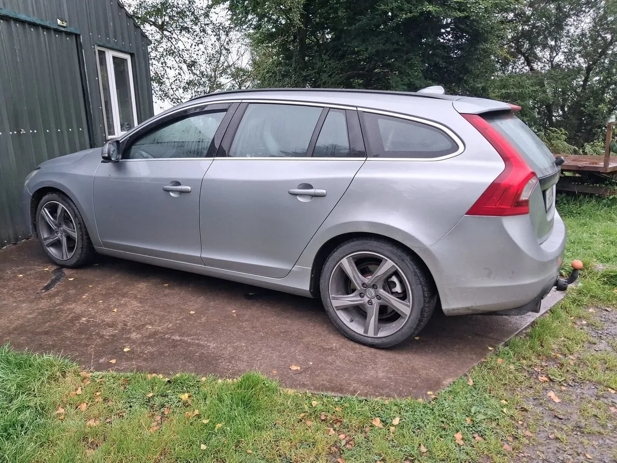 Volvo v60 R design 205 bhp LONG NCT AND TAX - Image 3