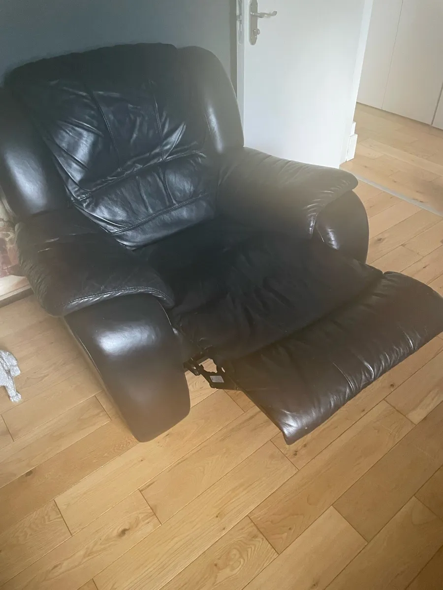 Black leather recliner suite - Image 3