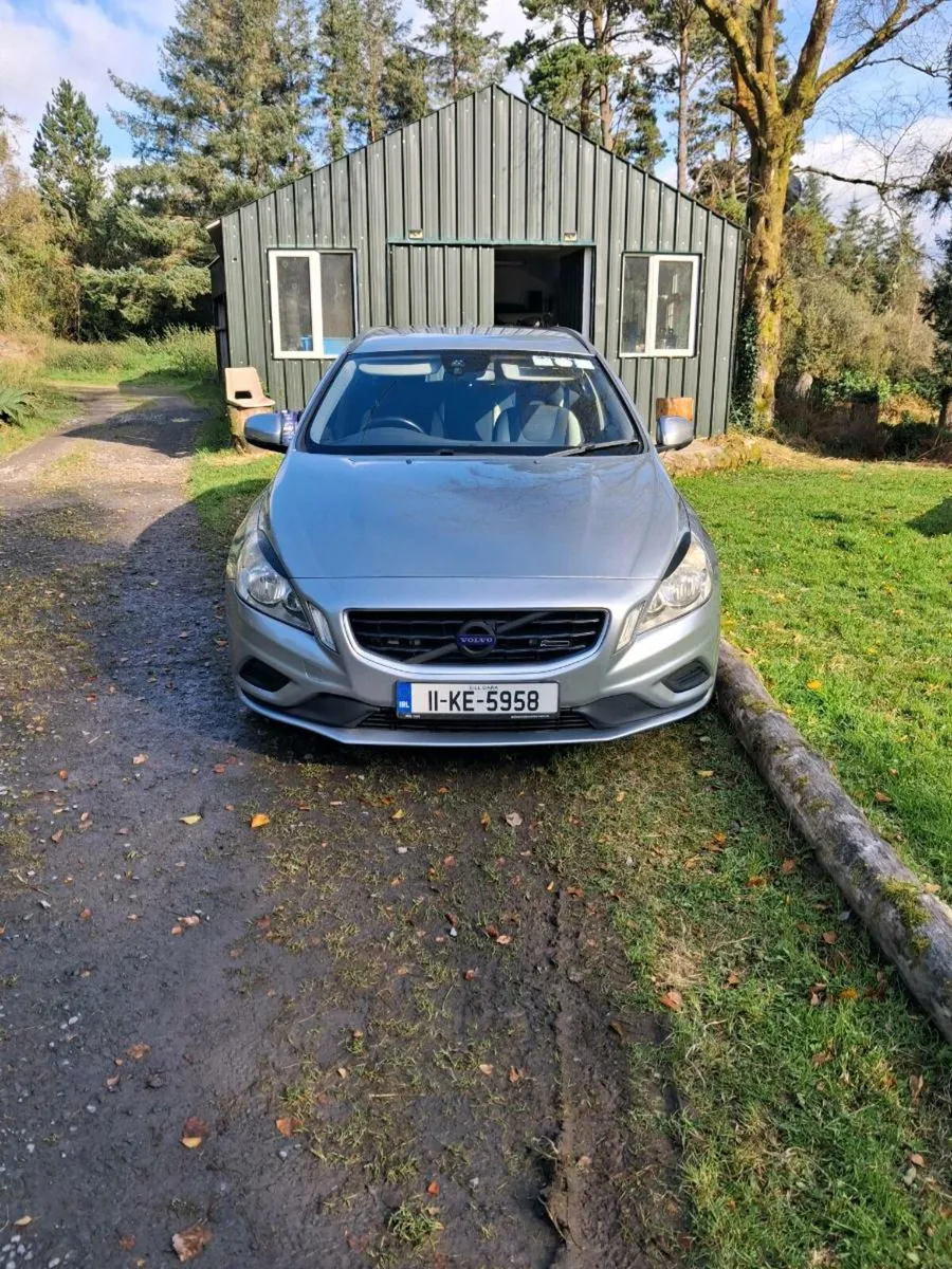Volvo v60 R design 205 bhp LONG NCT AND TAX - Image 4