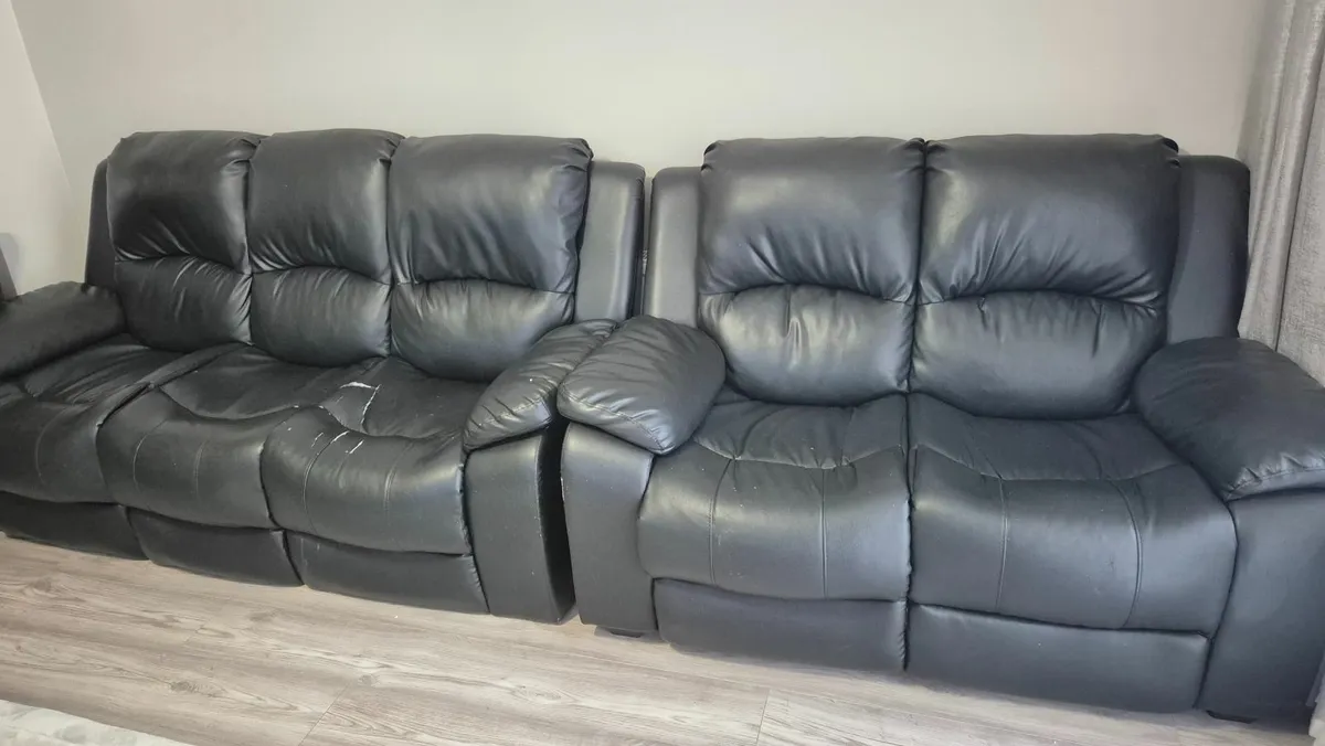 SOFA - Image 1