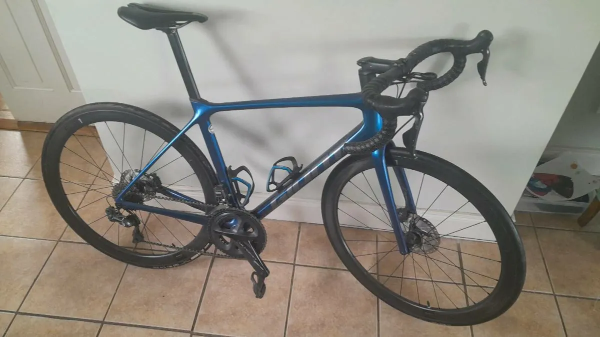 Giant TCR Advanced Pro 0 Disc Bike - Image 1