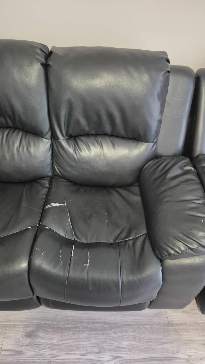 SOFA - Image 3