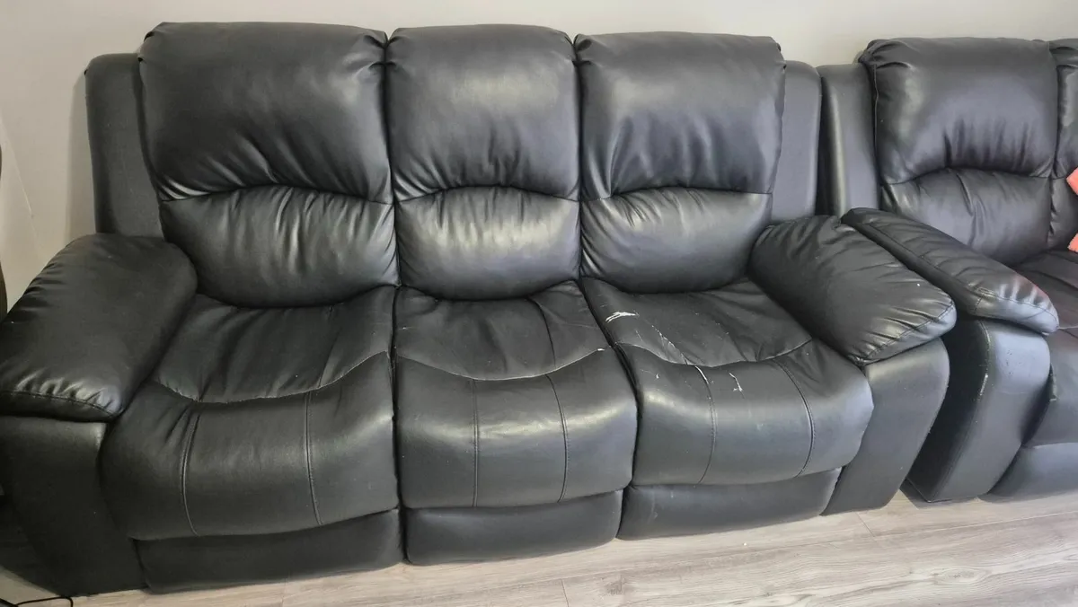 SOFA - Image 4