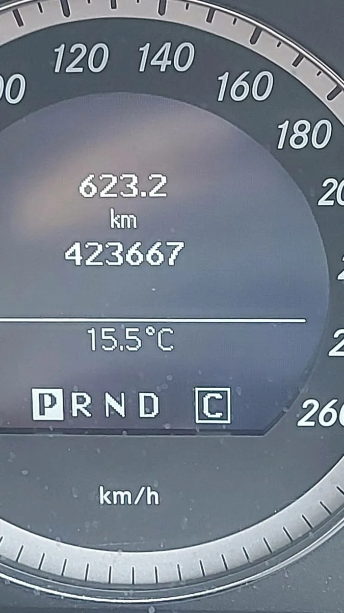 Mercedes e 220 cdi auto - Image 3