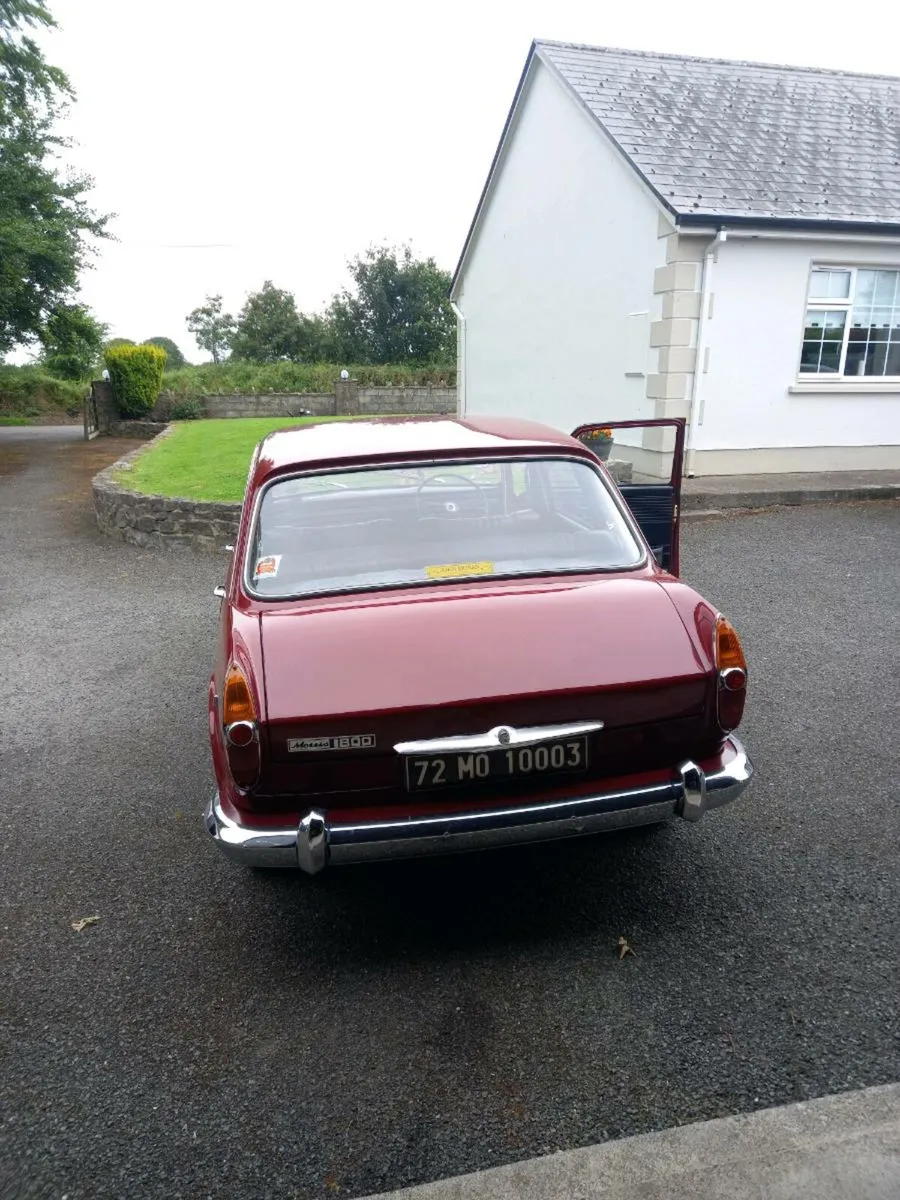 Vintage car - Image 2