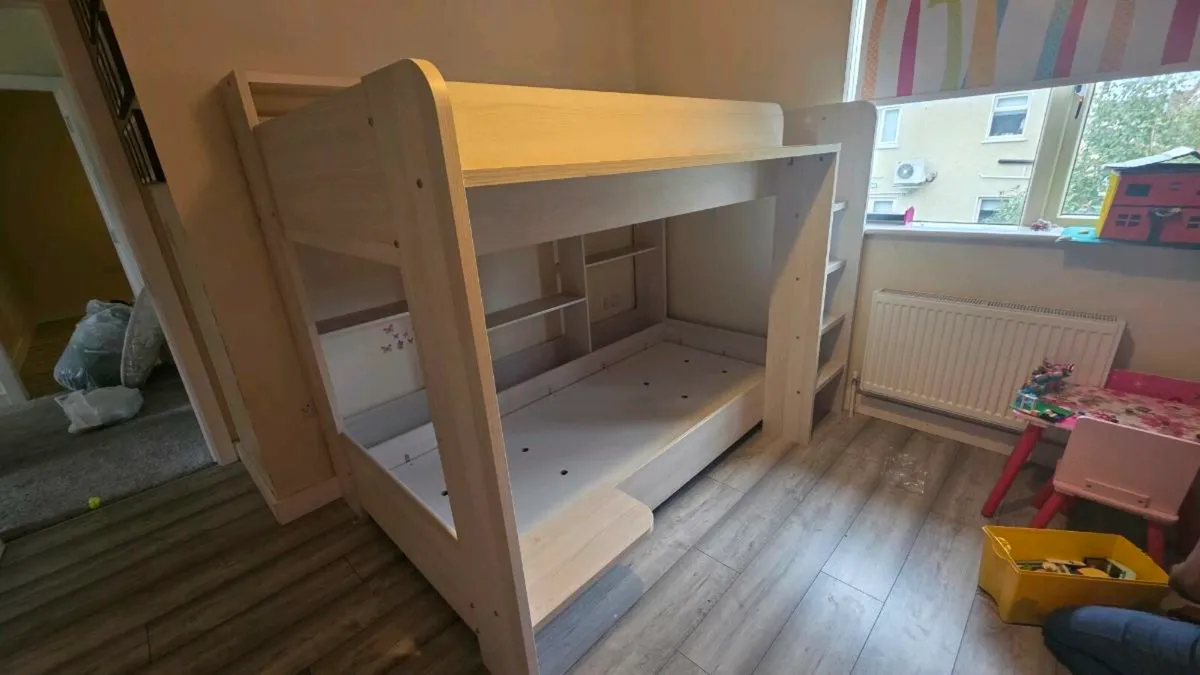 Bunk bed - Image 1