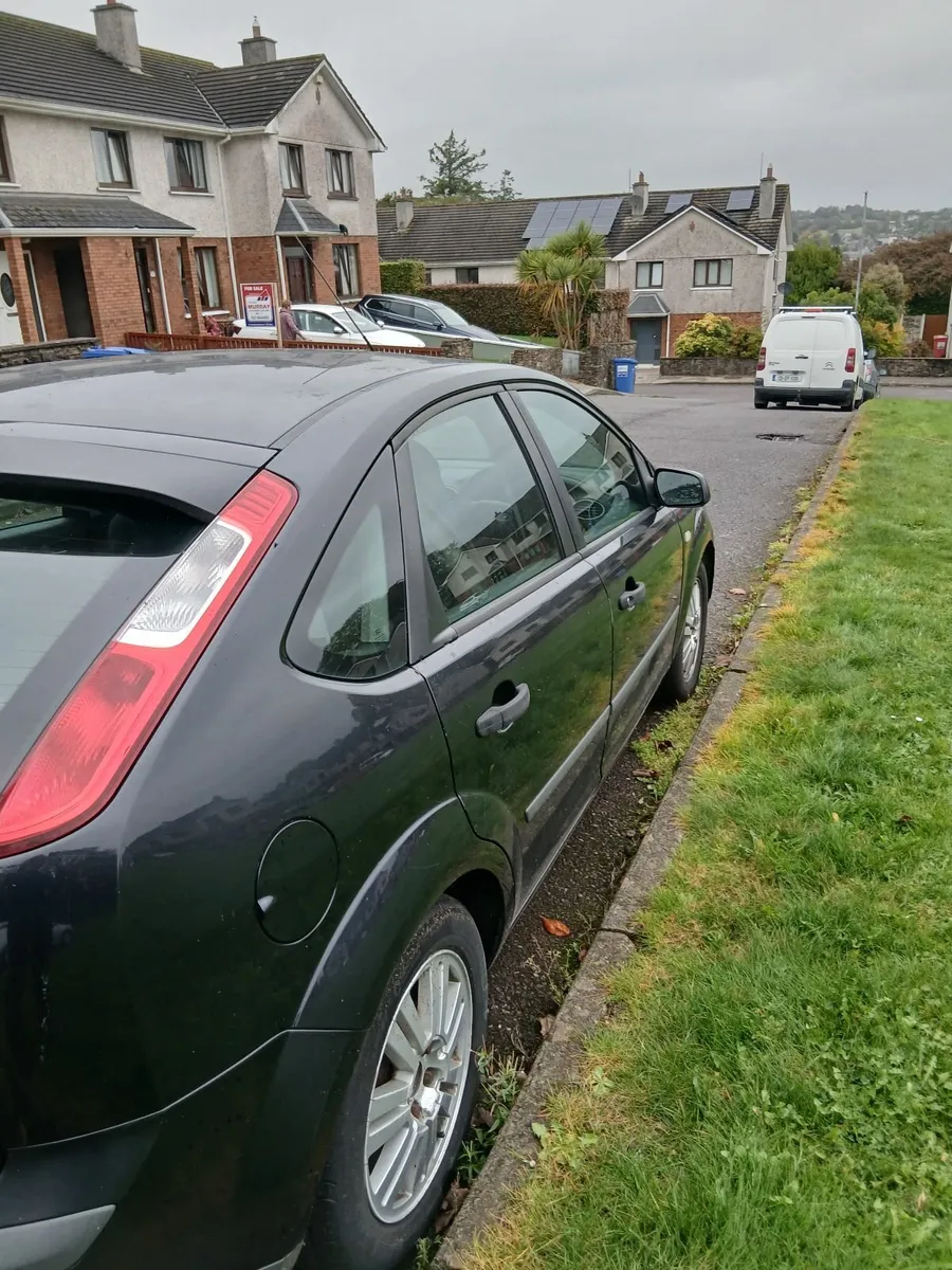 Ford Focus 2006 - Image 2