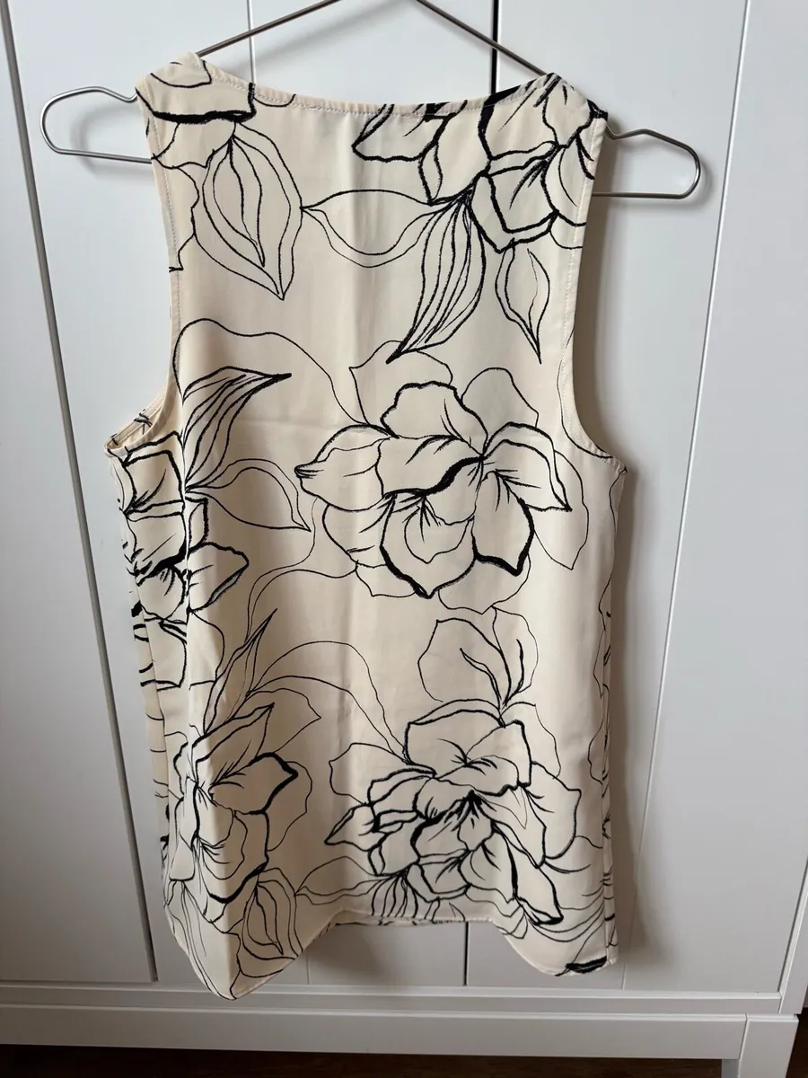 Primark women ladies sleeveless shirt, tank top - Image 3