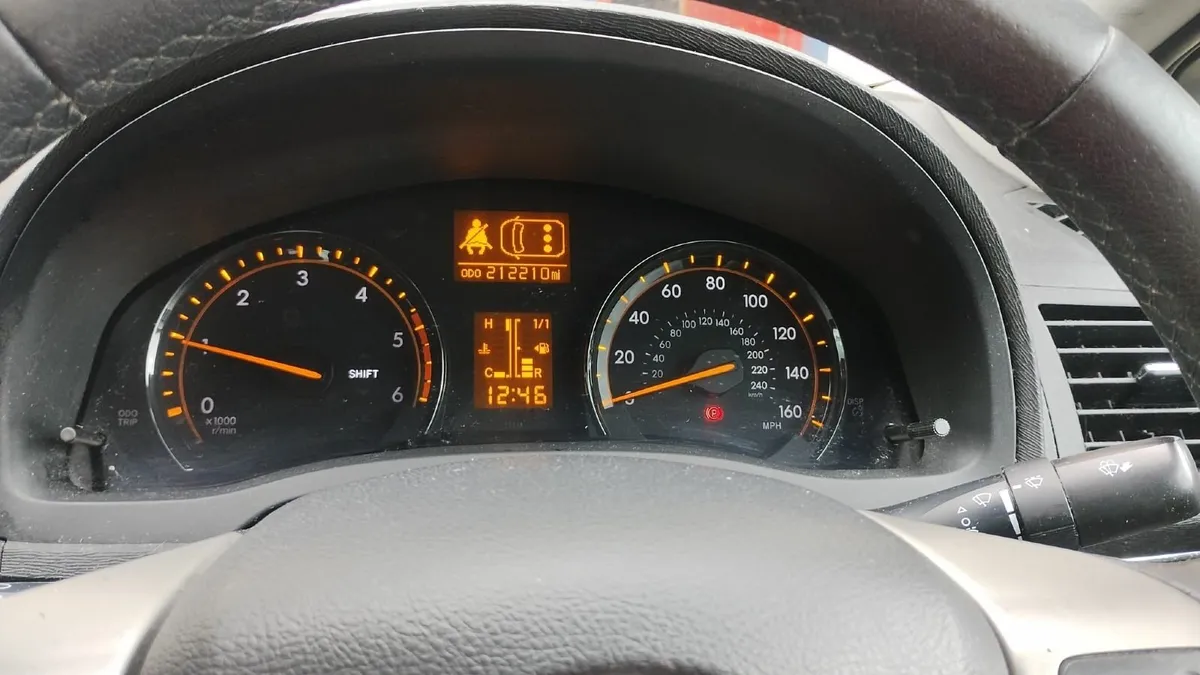 Toyota Avensis 2010 - Image 4