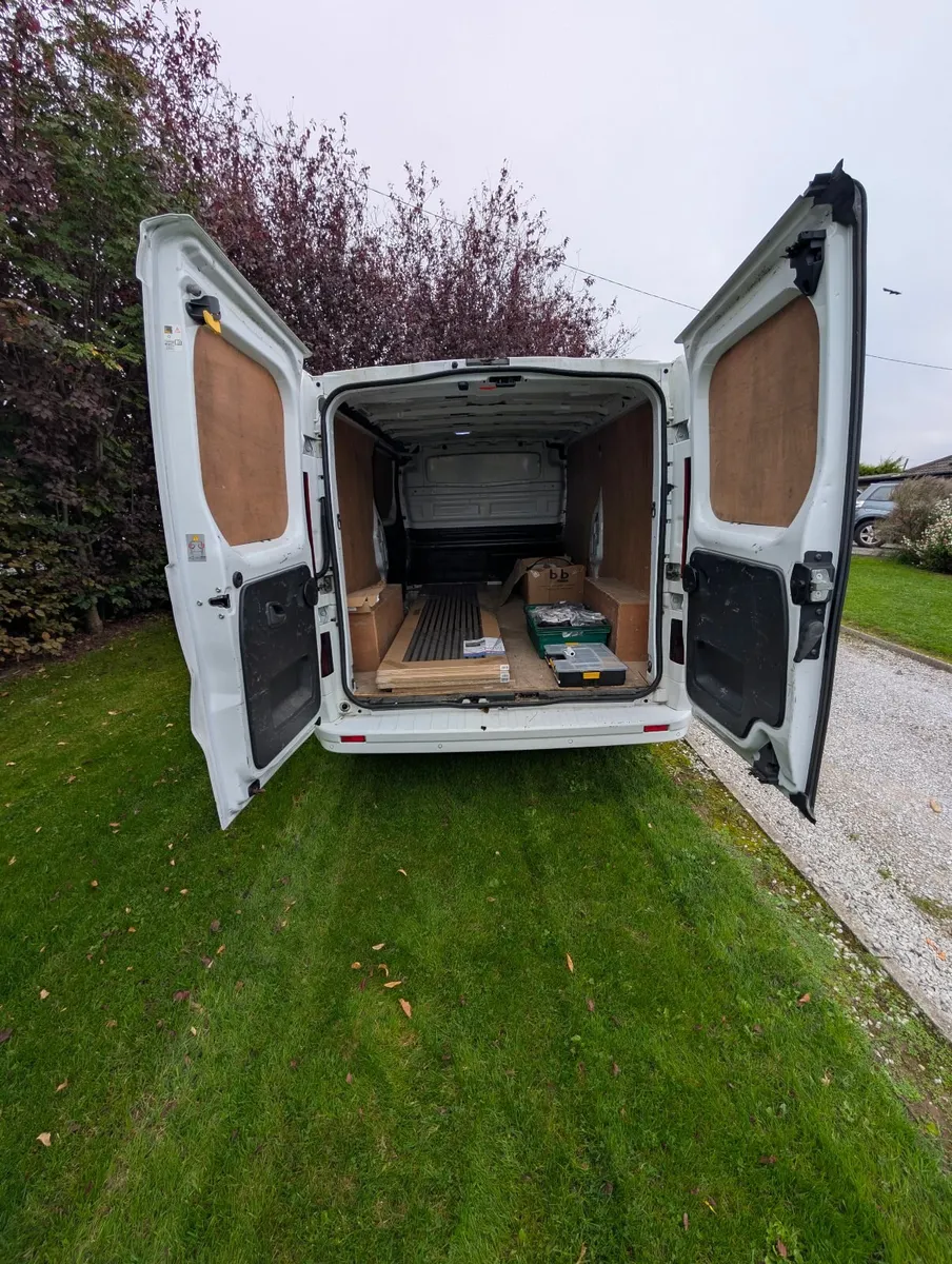 Opel Vivaro 2016 Sportive - Image 3