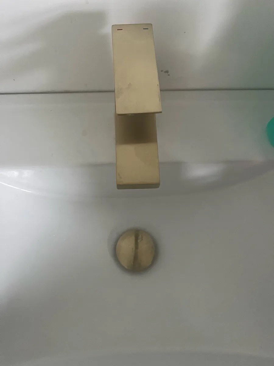 Shower and tap brushed brass - Image 4