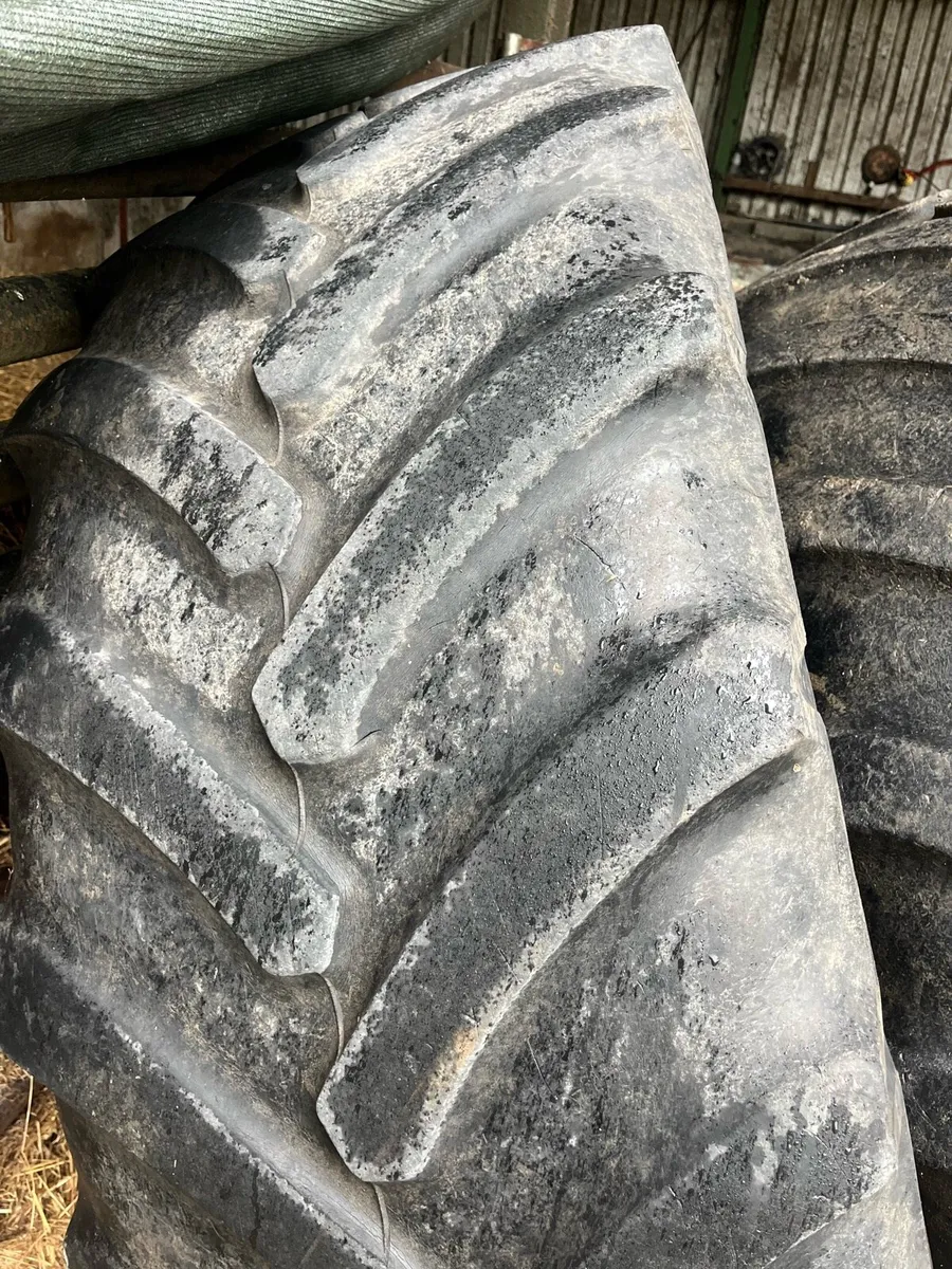 Tyres 600 65r38 480 65r28 - Image 3