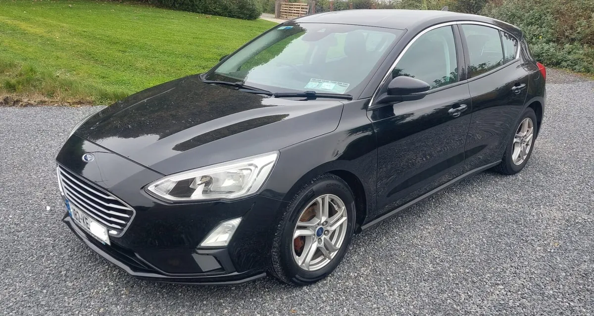 Ford Focus 1.5 Zetec - Image 2