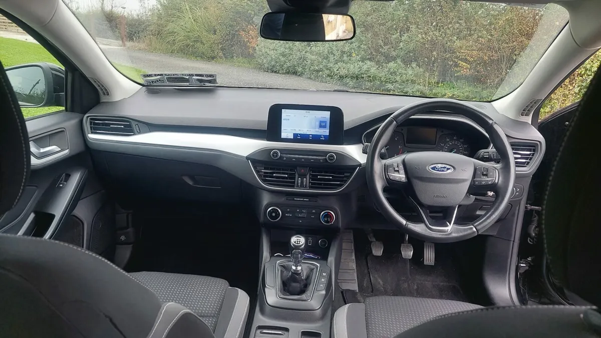 Ford Focus 1.5 Zetec - Image 4