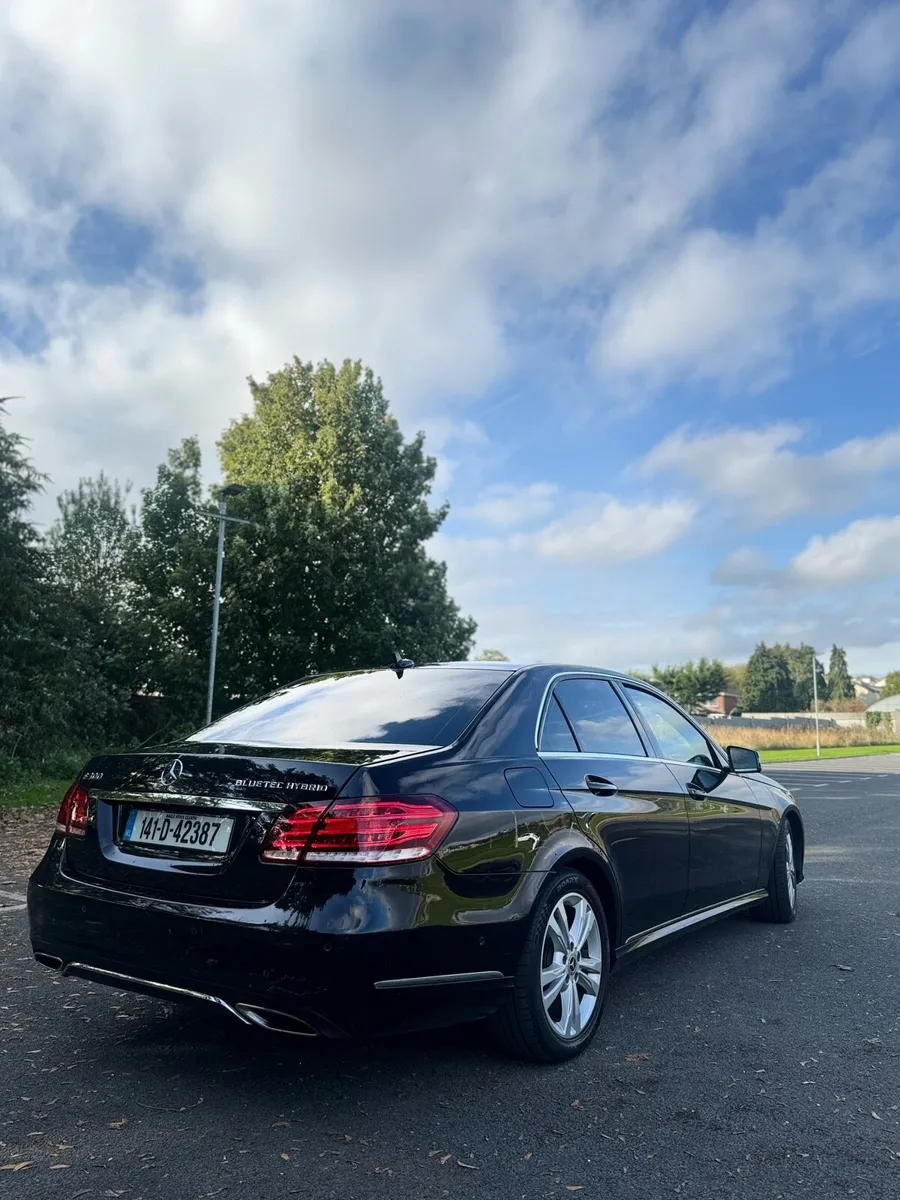 Fully serviced Mercedes E300 Hybrid, Drives perf - Image 1