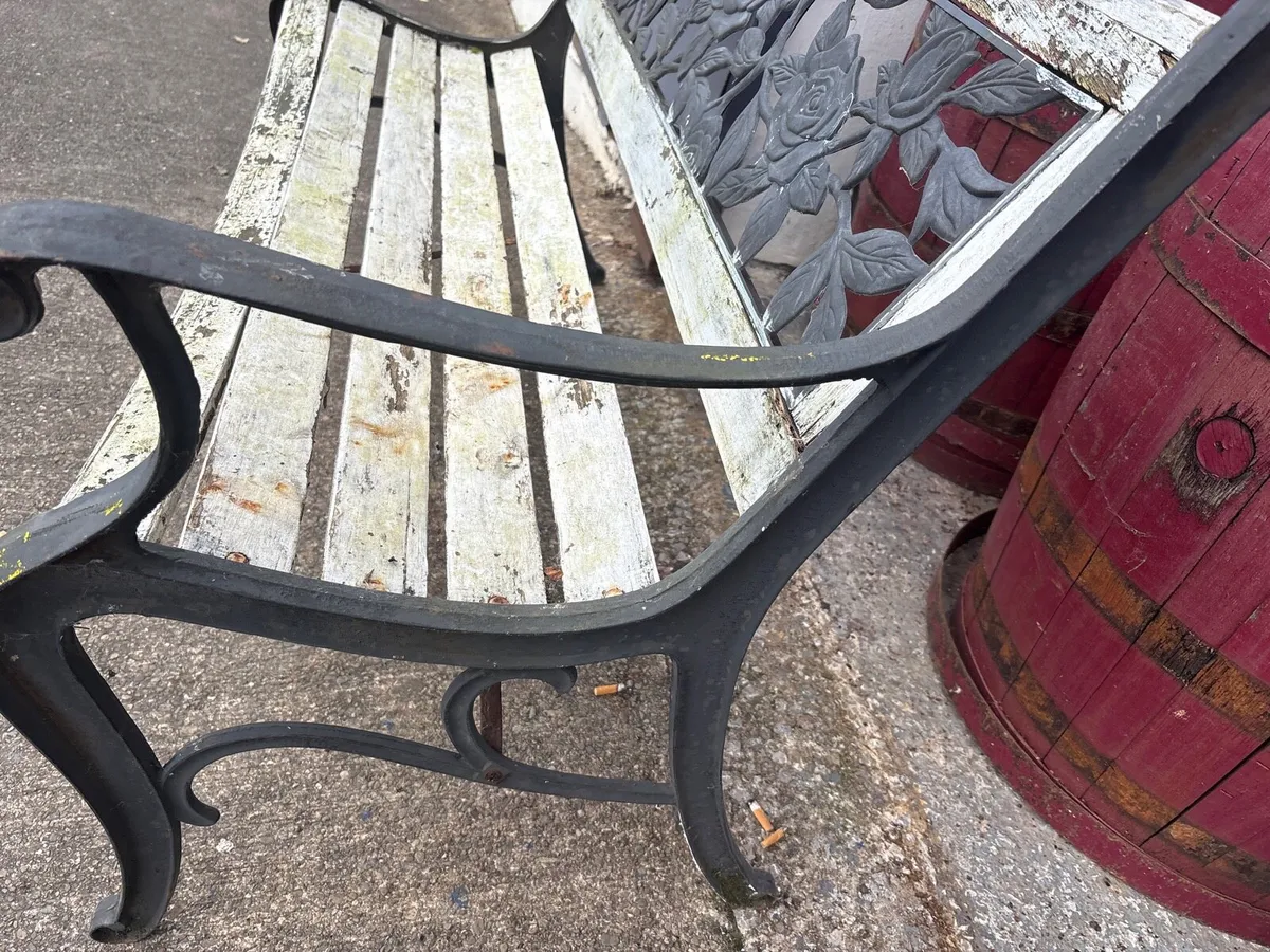 Roughy iron garden bench - Image 2