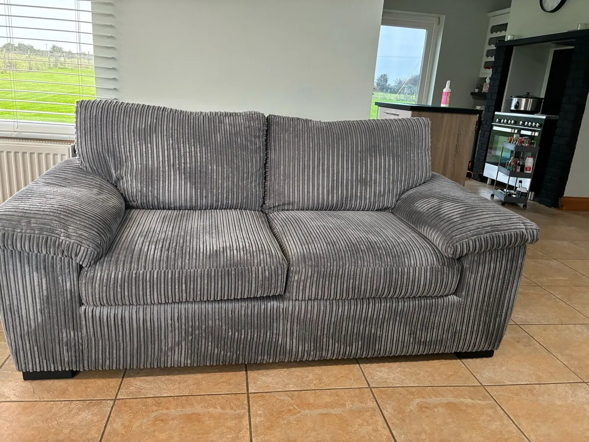 2 seat sofa & 2 armchairs - Image 2