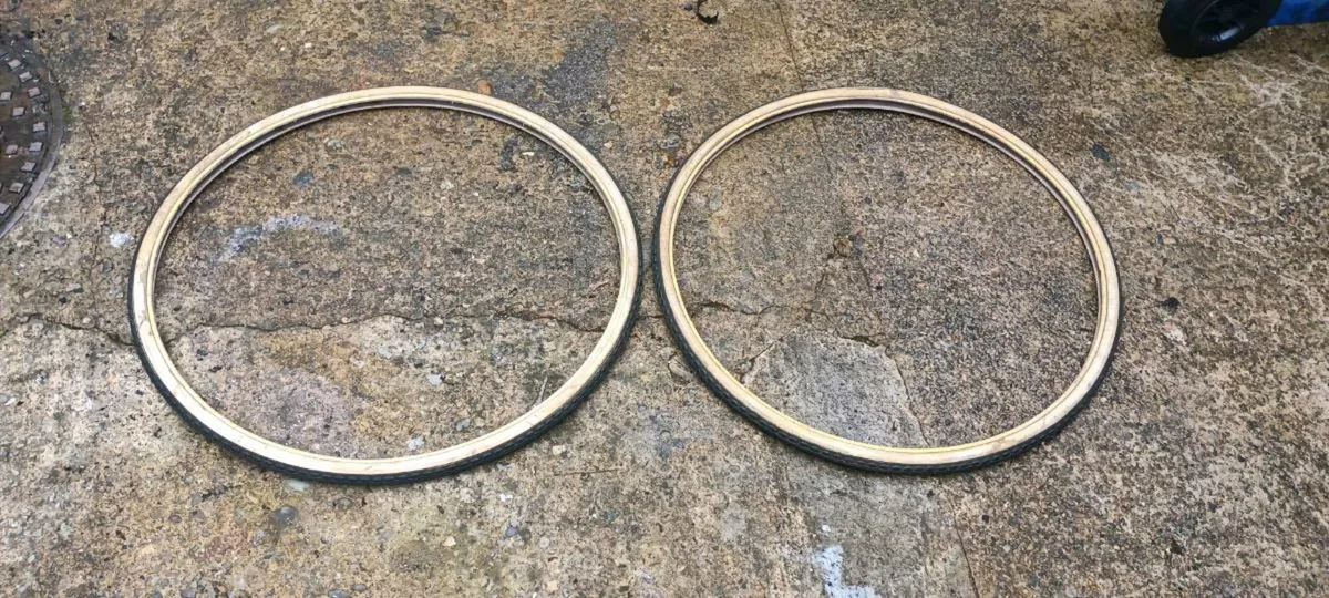 Bicycle tires - Image 1
