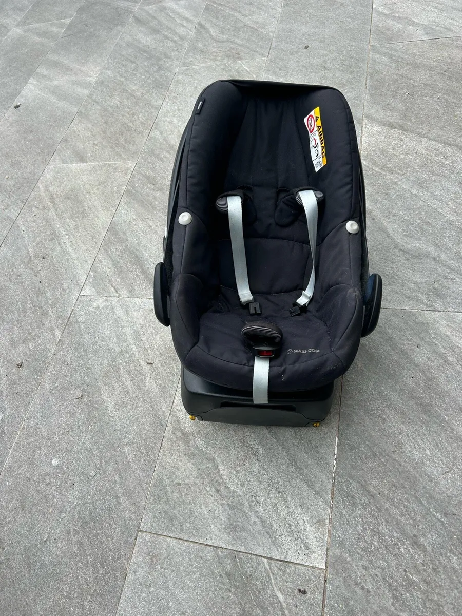 Baby car seat. isofix car seat