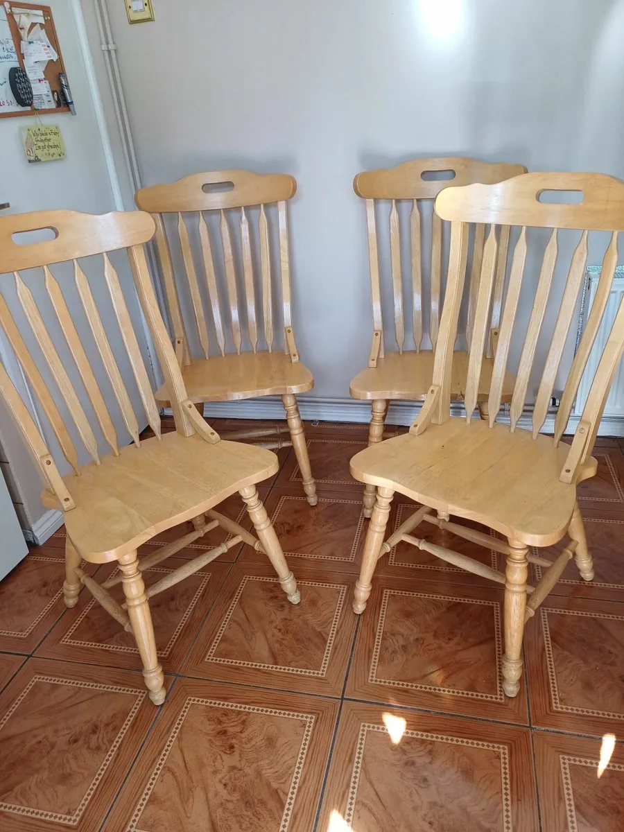 5 Dinning room chairs - Image 1
