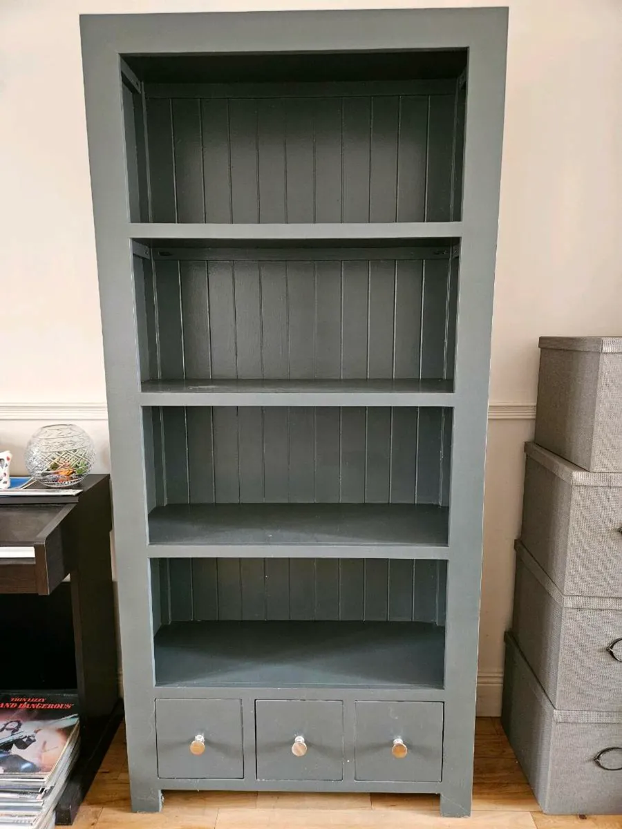 Bookshelf