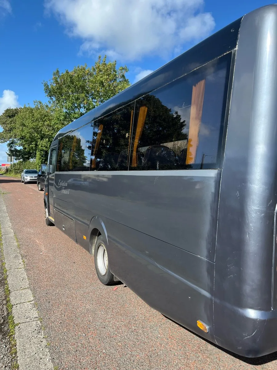 Bus - Image 4