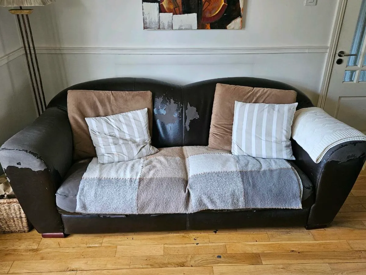 Couch - Image 2
