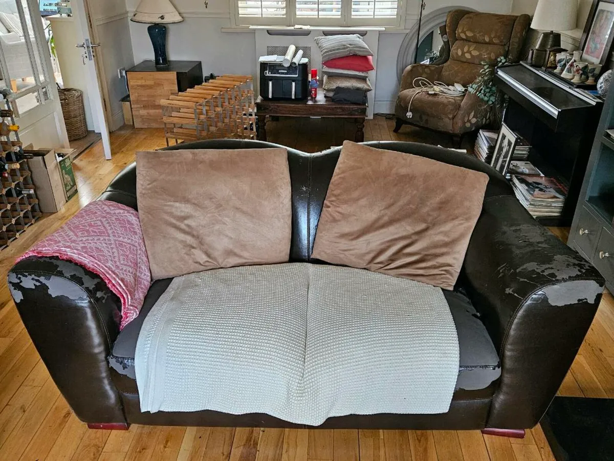 Couch - Image 3