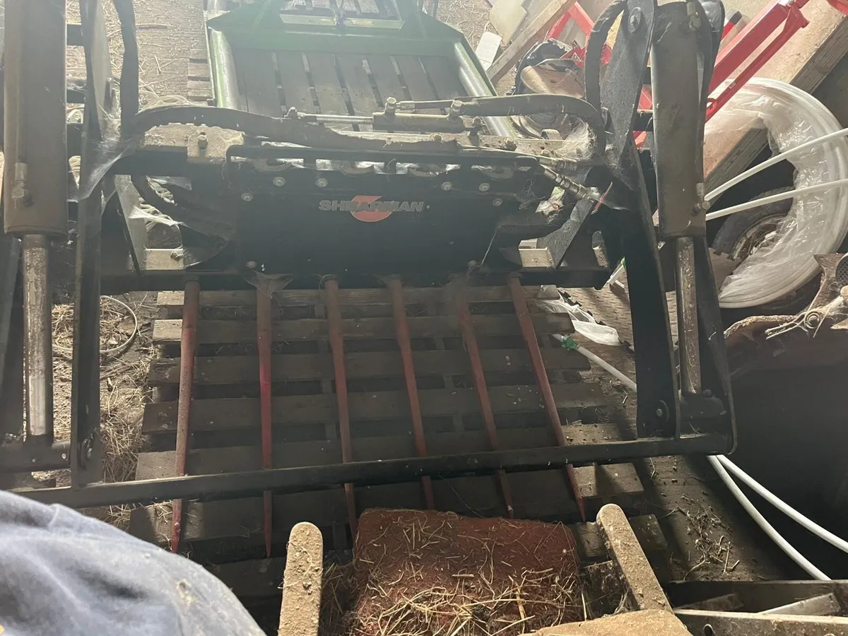 Shearman bale slicer - Image 1