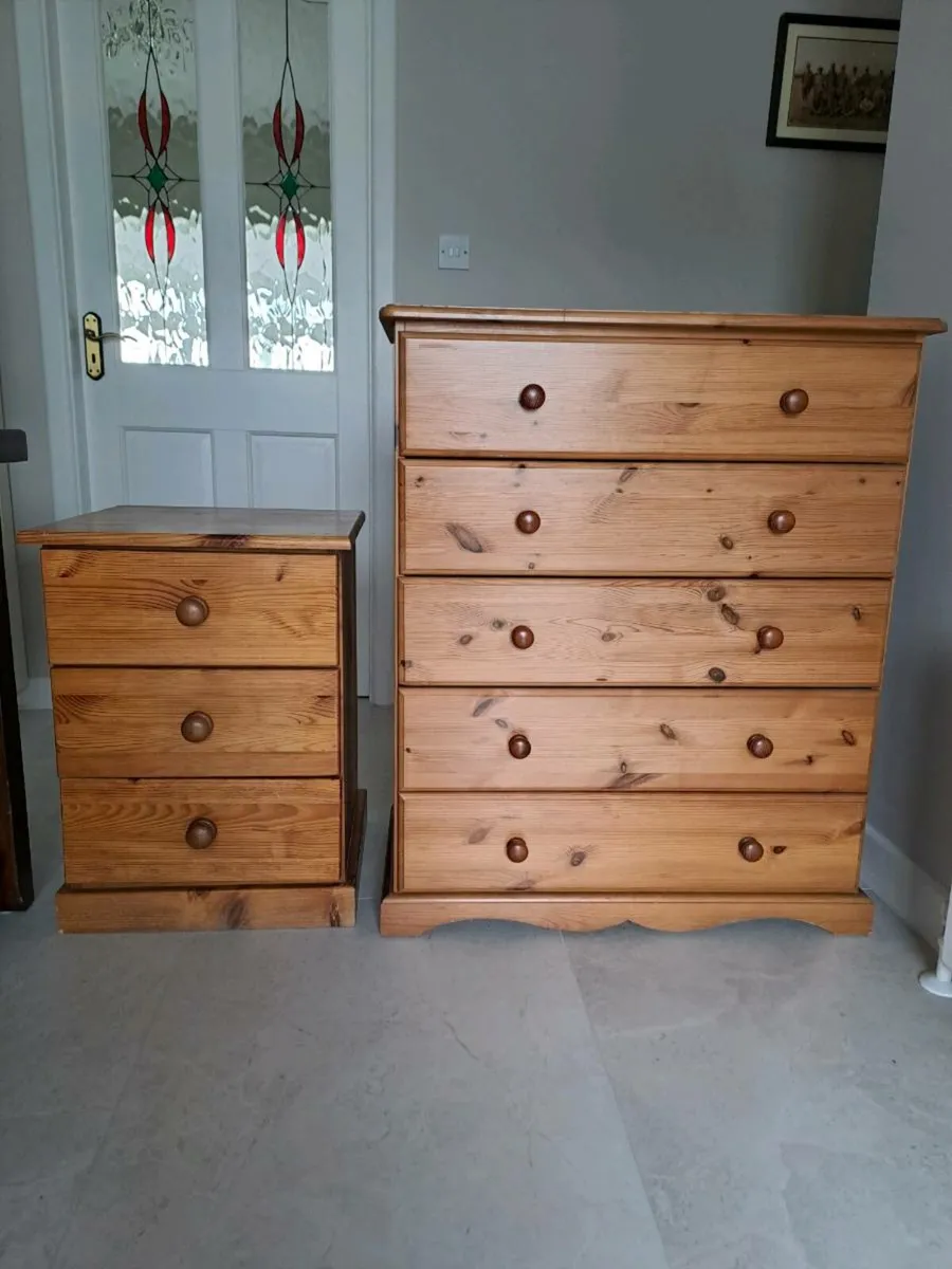 Bedroom furniture - Image 1