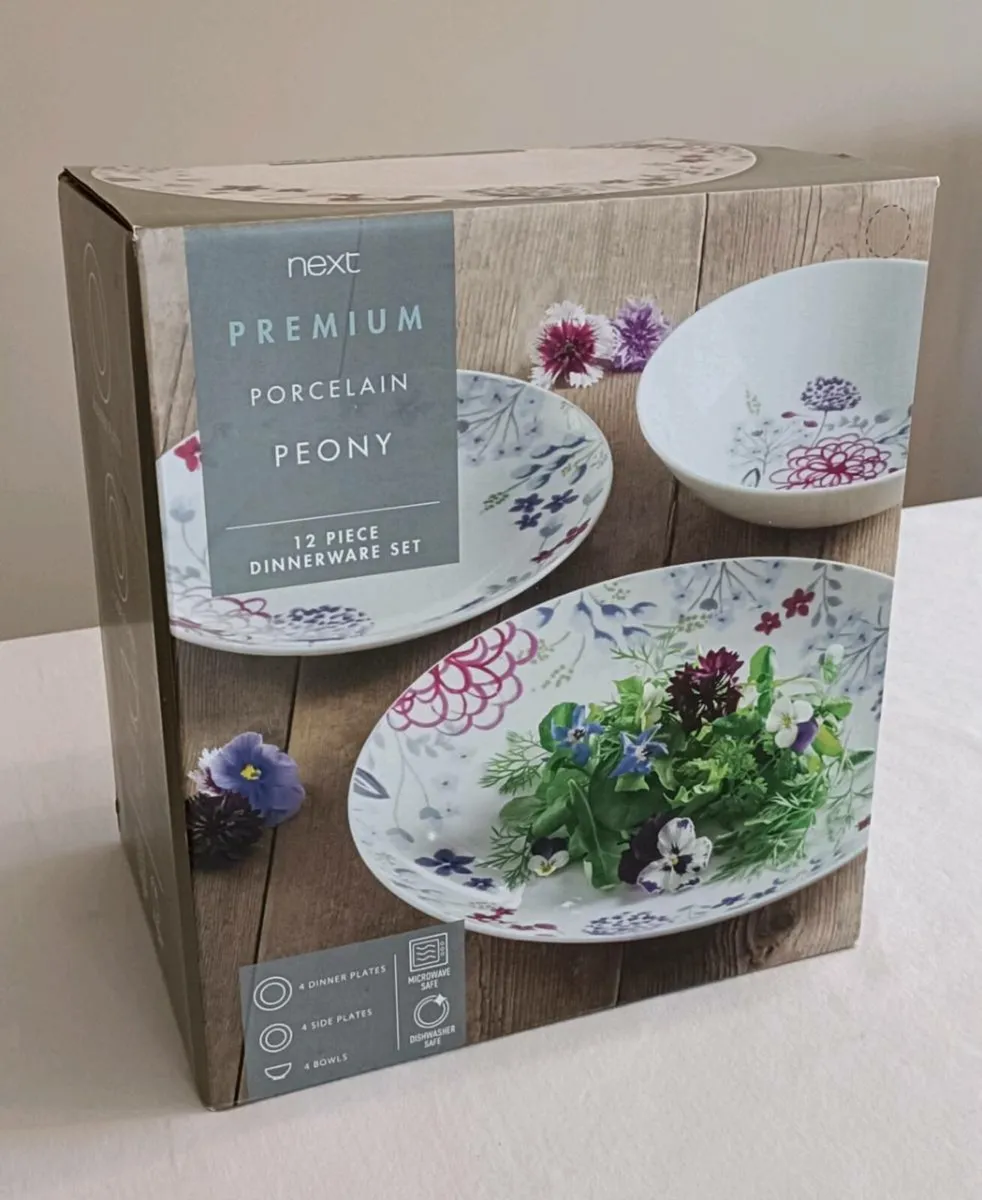 12 Piece Dinnerware Set - Image 1