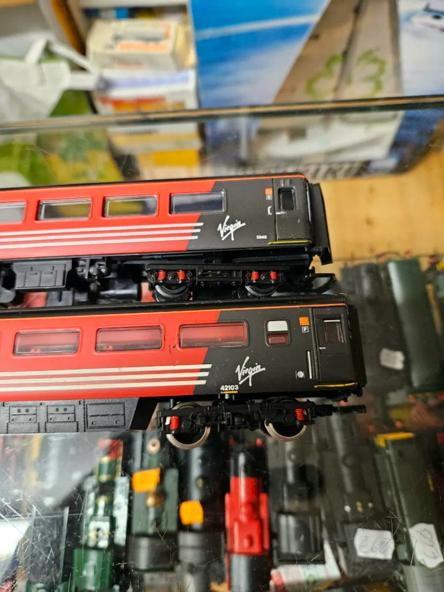 Hornby OO Gauge Carraiges Virgin - Image 2
