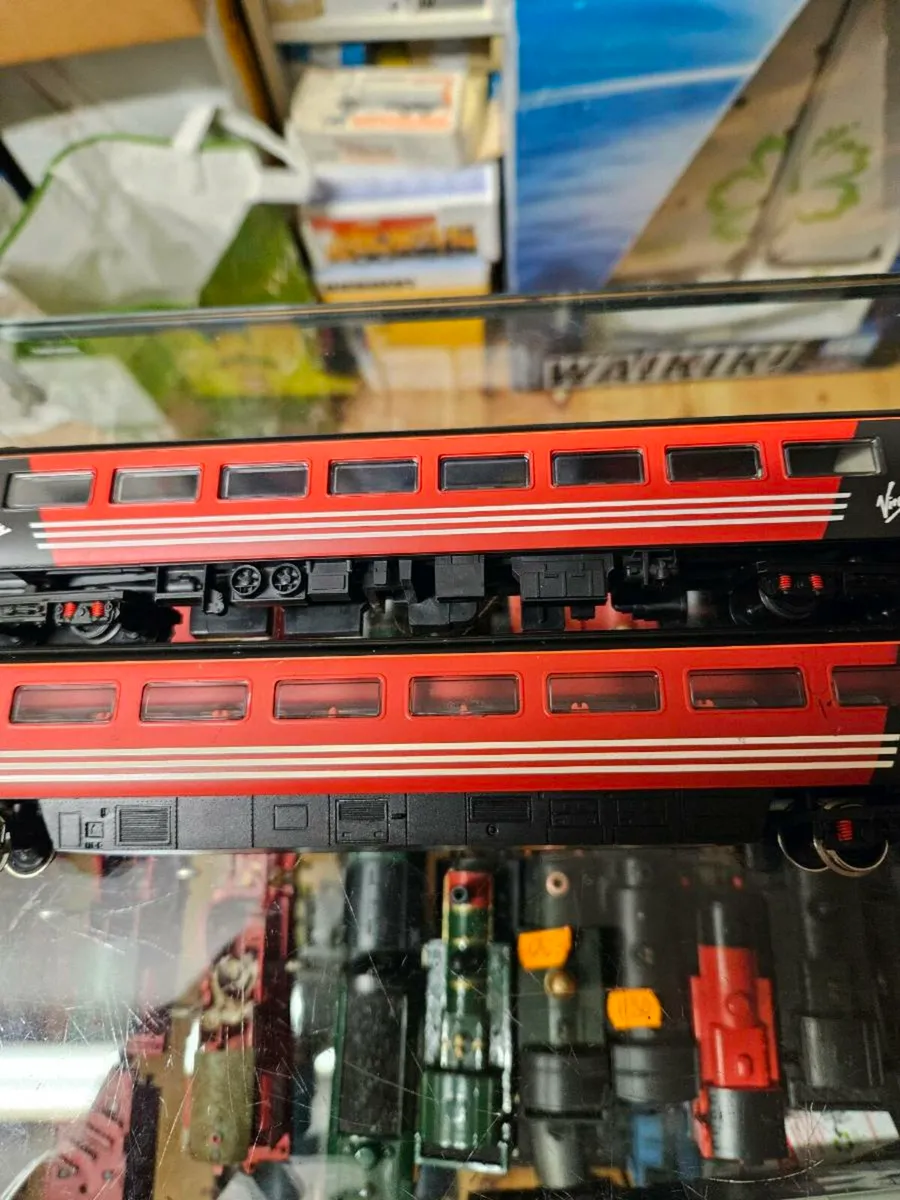 Hornby OO Gauge Carraiges Virgin - Image 3
