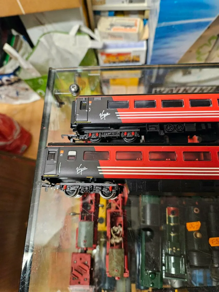 Hornby OO Gauge Carraiges Virgin - Image 4