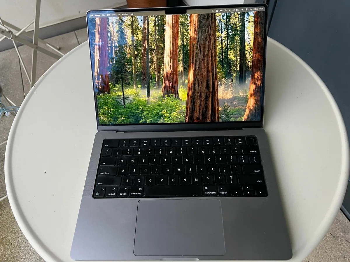 MacBook Pro - 2021 - 32GB - 1TB - Image 3
