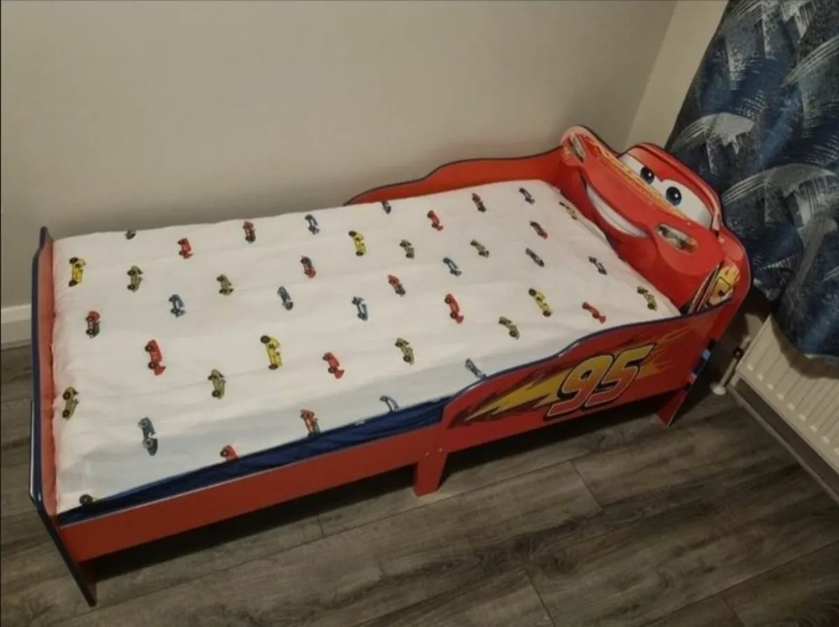 Toddler bed - Image 1