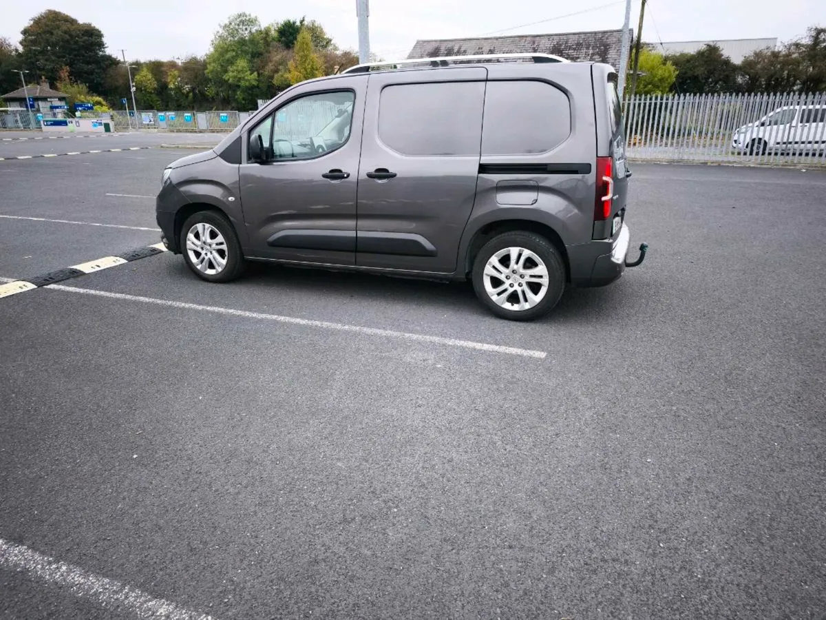 Opel Combo 2019 Low Mileage Excellent condition - Image 3