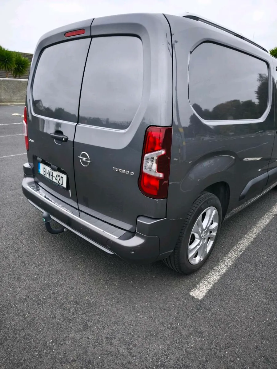 Opel Combo 2019 Low Mileage Excellent condition - Image 4