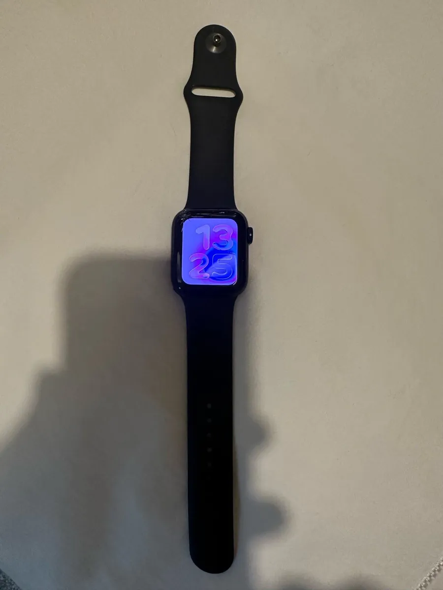 Apple Watch SE 2nd Gen - Glas cracked - Image 1