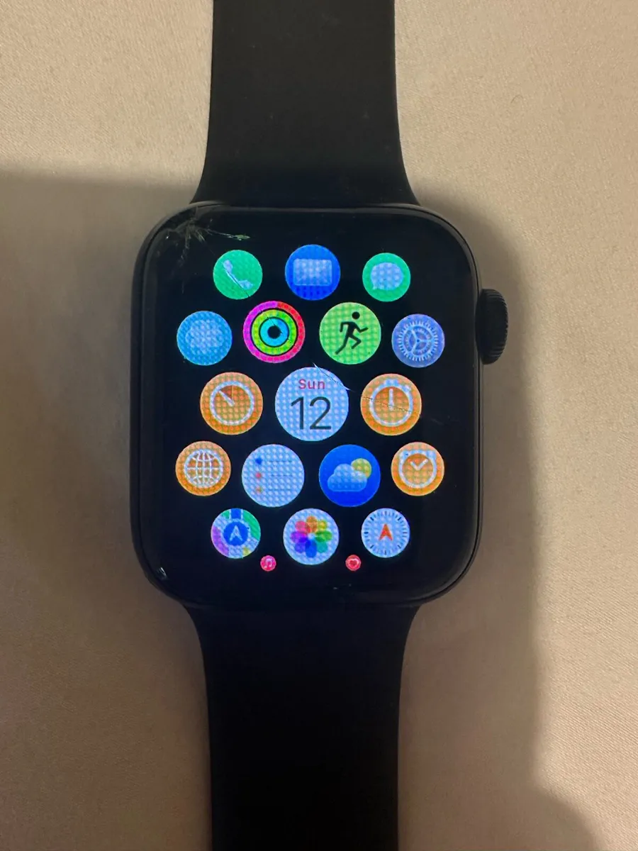 Apple Watch SE 2nd Gen - Glas cracked - Image 2