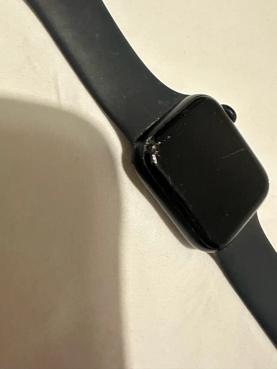 Apple Watch SE 2nd Gen - Glas cracked - Image 4