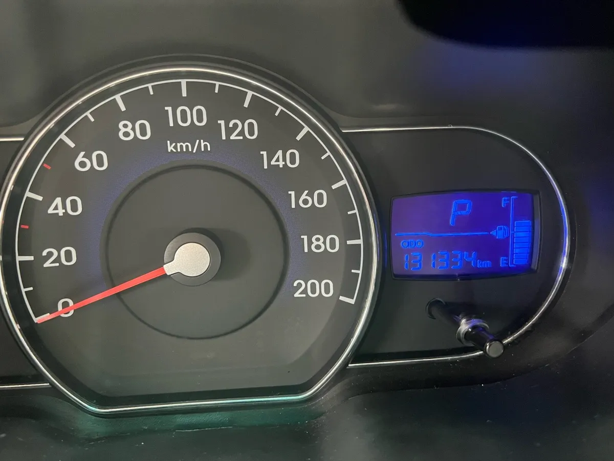 Hyundai i10 2011 Petrol Automatic - Image 2