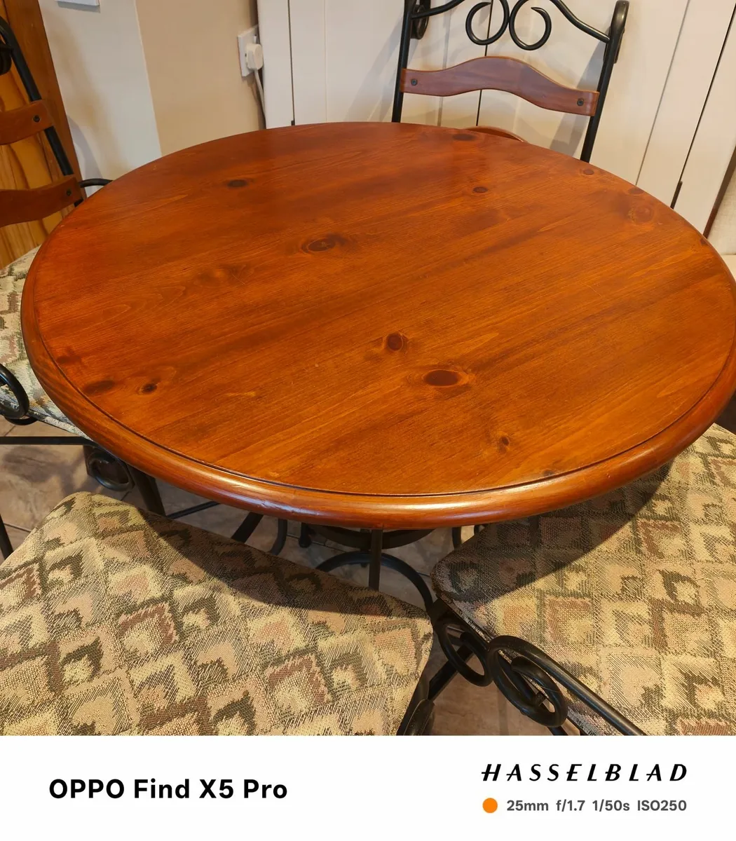 Breakfast table and chairs - Image 3