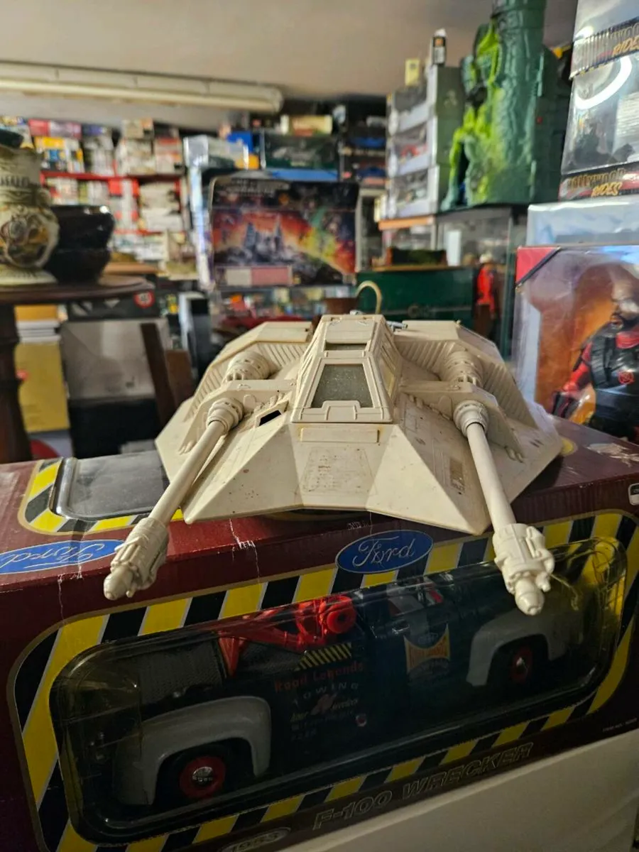 Vintage Star Wars Snowspeeder - Image 1