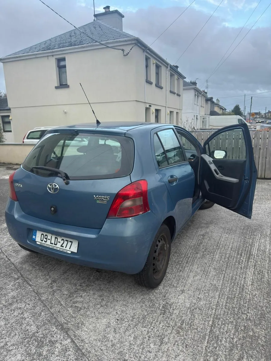 Toyota Yaris 2009 - Image 3