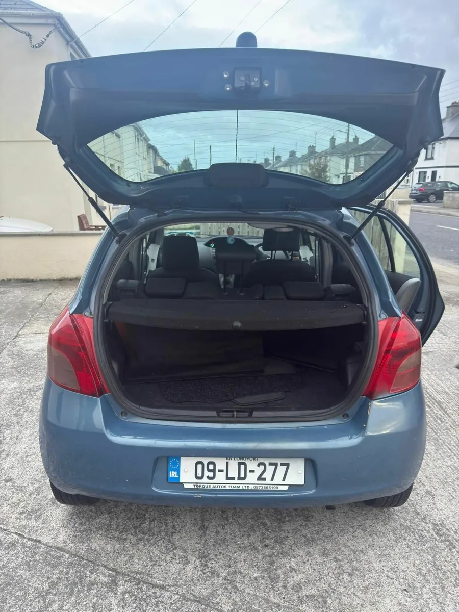 Toyota Yaris 2009 - Image 4