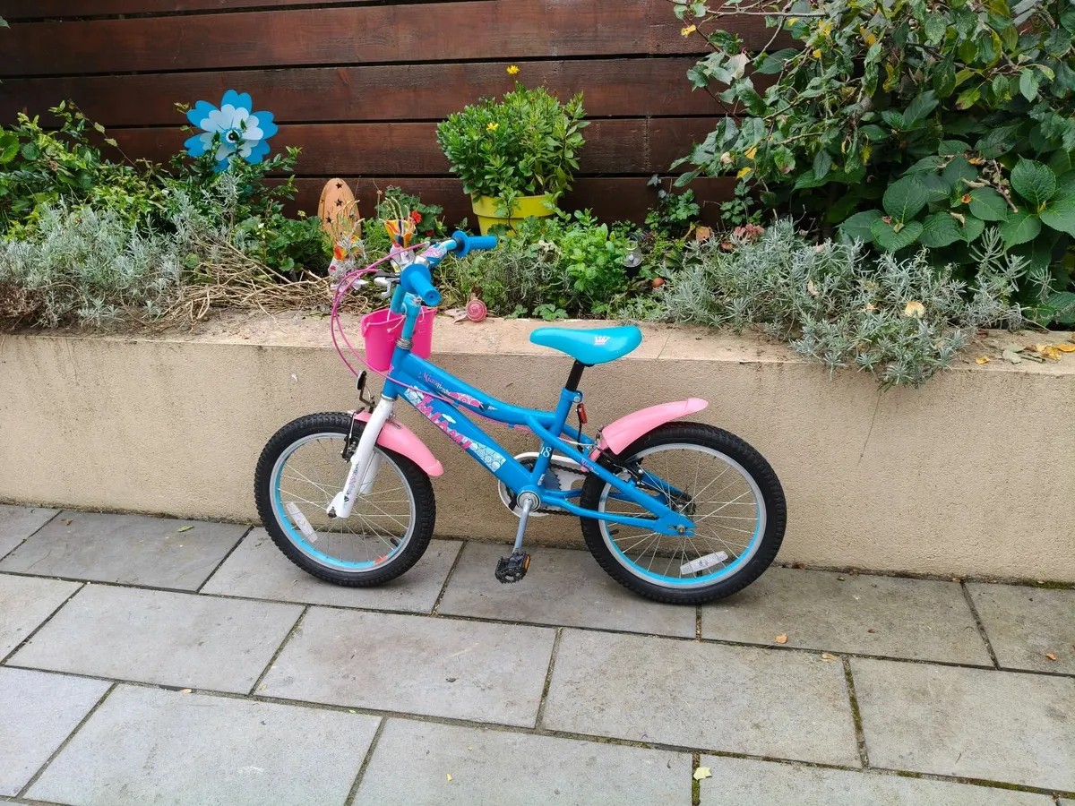 Girls bicycle - Image 1