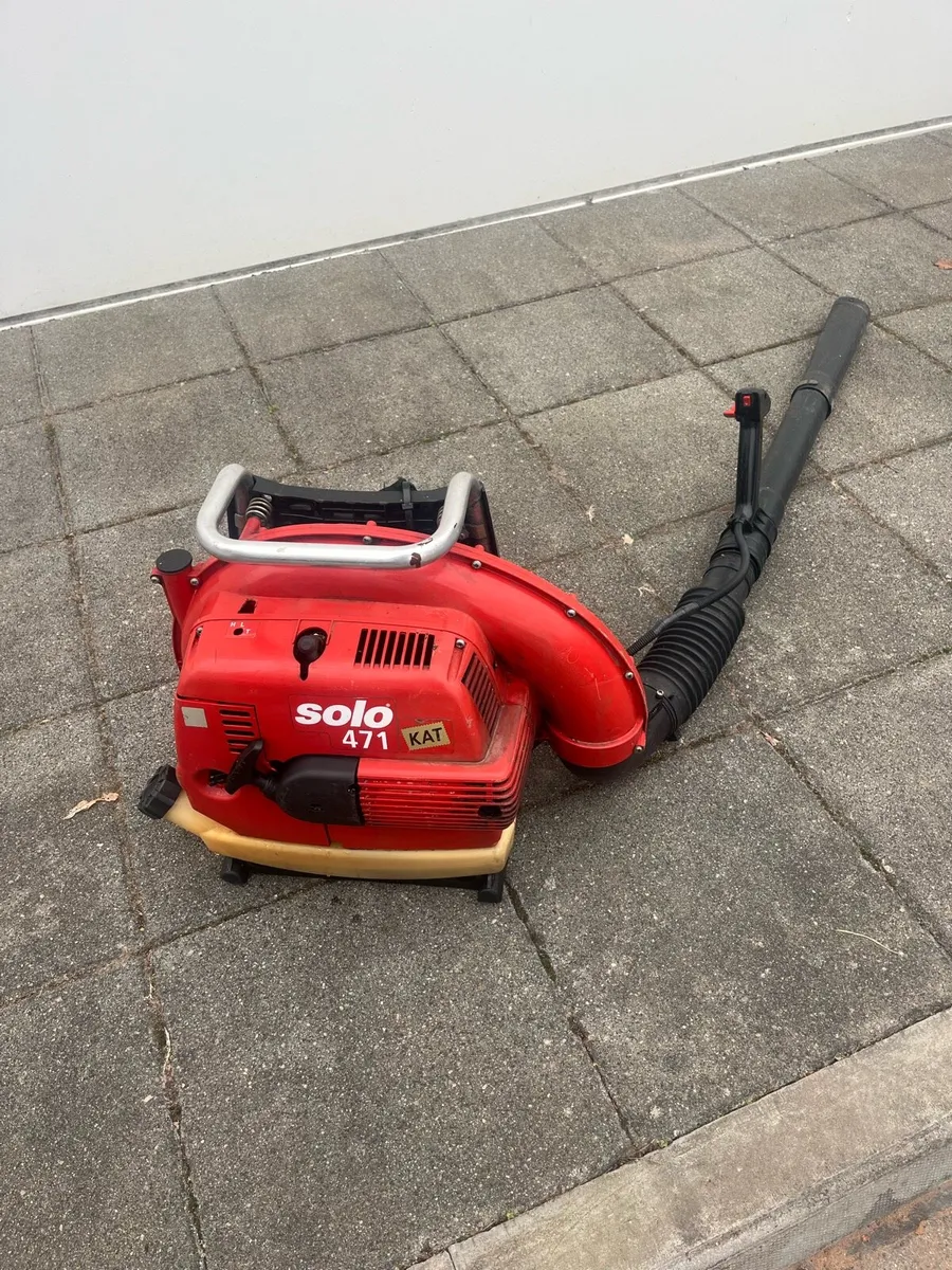 Leaf blower - Image 1