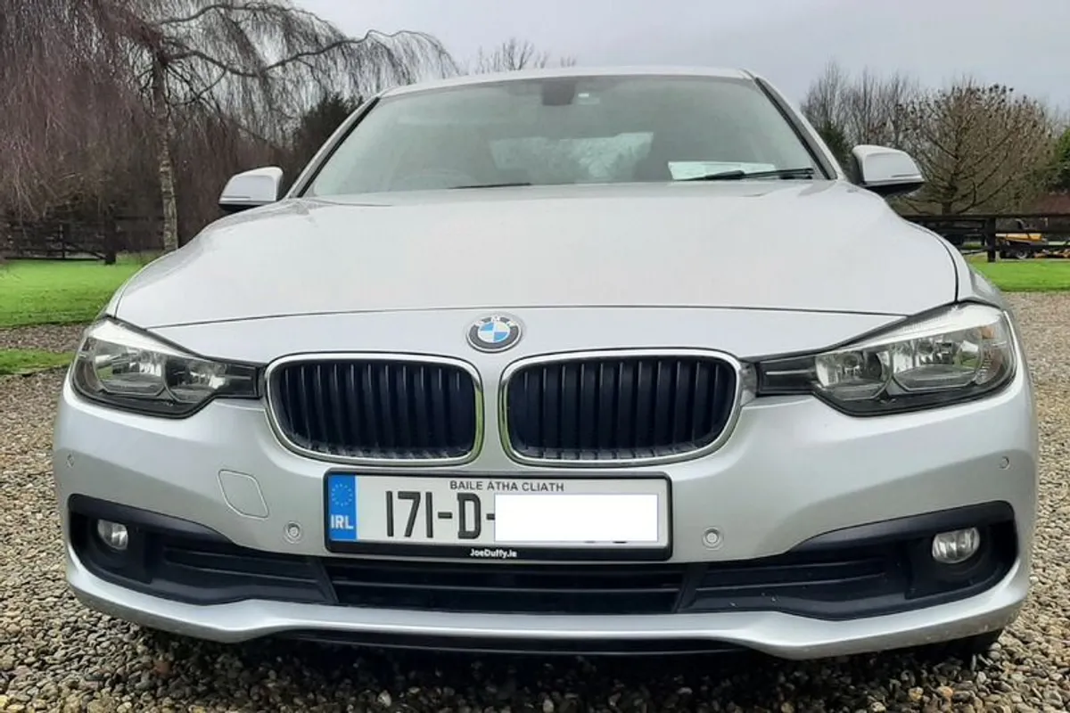 2017 BMW 3 Series - Image 2