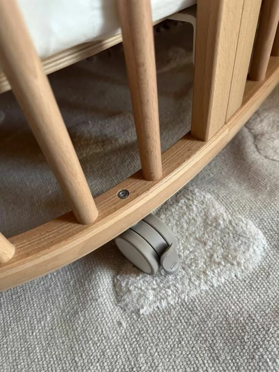 Stokke Sleepi V3 Mini Complete Baby Bed Set - Image 2